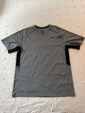 Nike Men’s Gray Short-Sleeve Dri-FIT Shirt with Black Mesh Panels